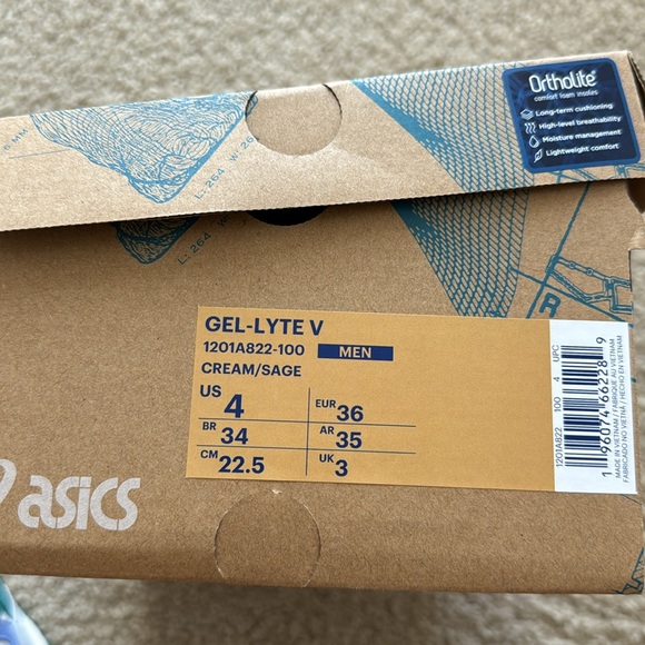 NWT- ASICS gel lyte V - Picture 5 of 5